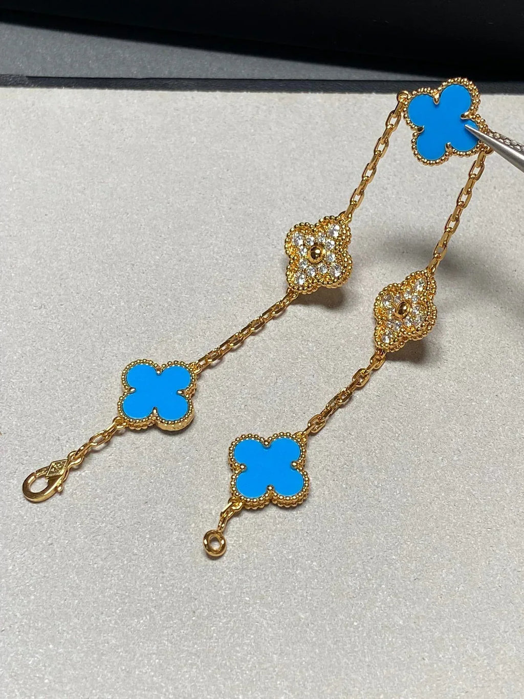 VCA CLOVER 5 MOTIF BLUE AGATE BRACELET COLLECTION