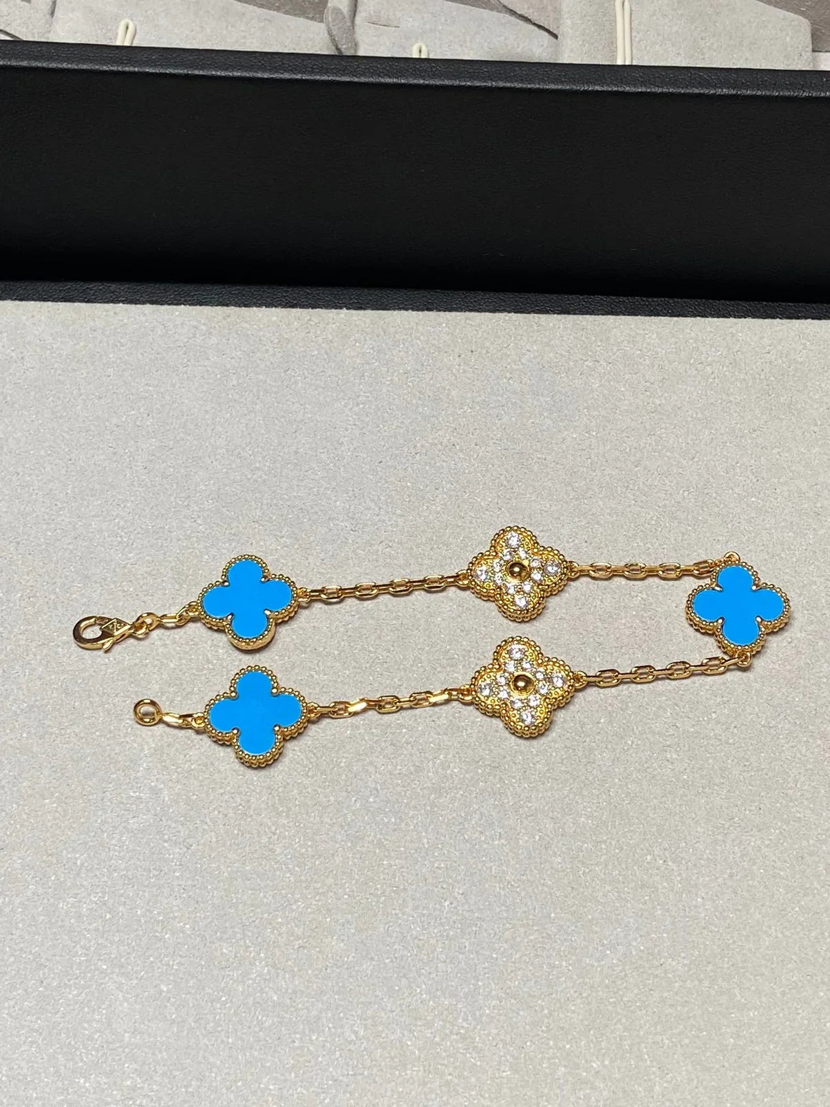 VCA CLOVER 5 MOTIF BLUE AGATE BRACELET COLLECTION