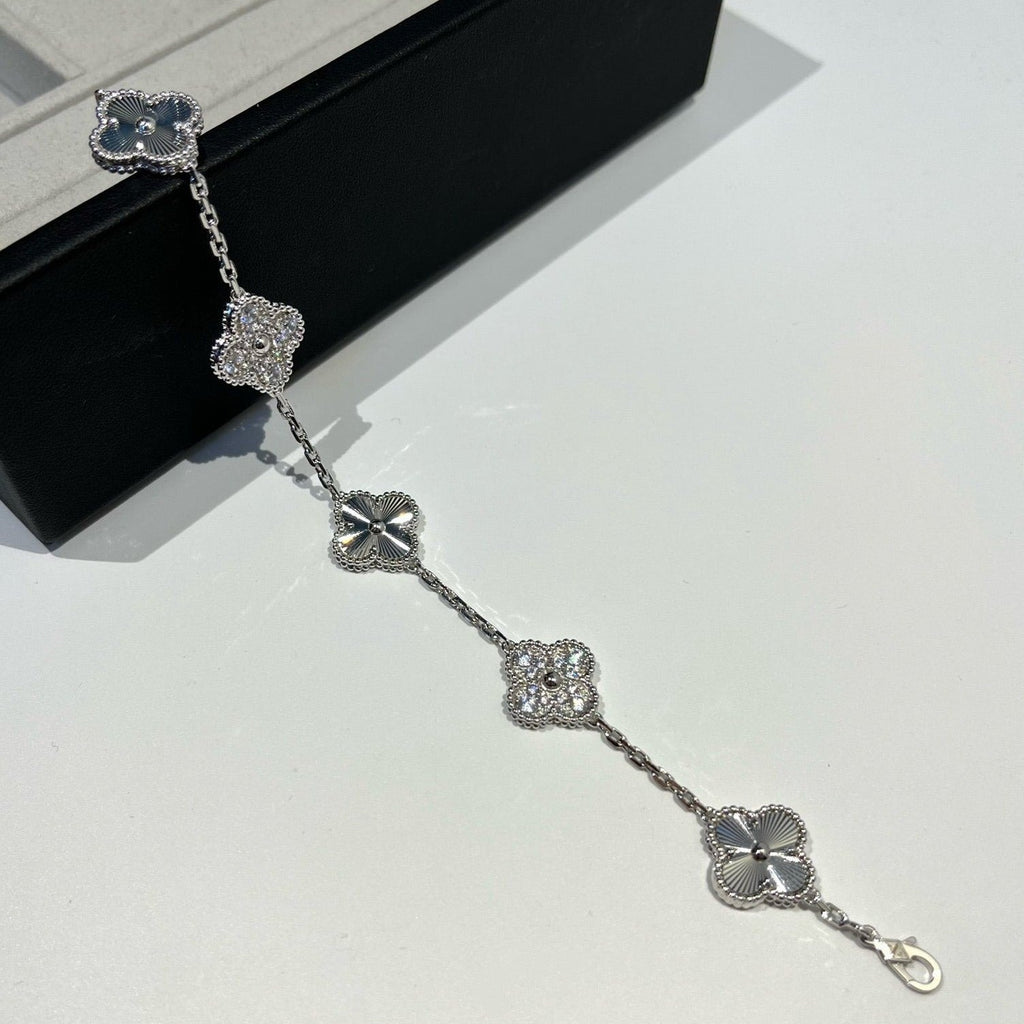 VCA CLOVER 5 MOTIF LASER BRACELET COLLECTION