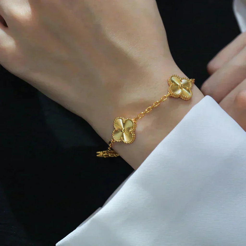 VCA CLOVER 5 MOTIF LASER BRACELET COLLECTION